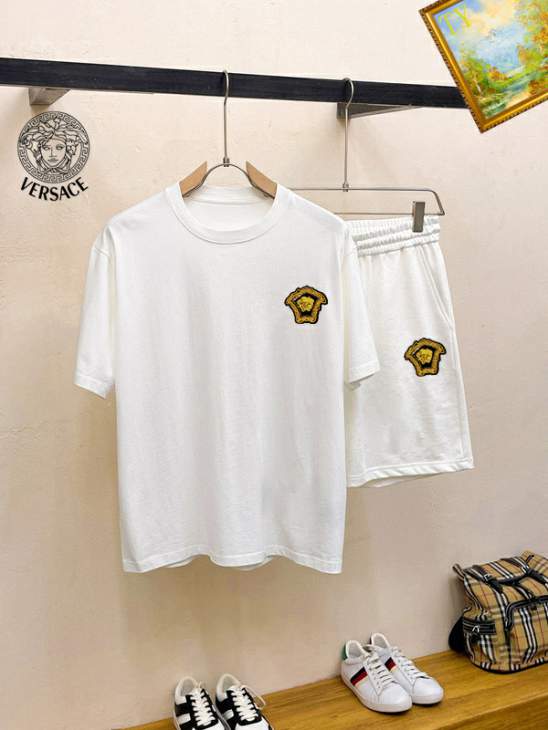 Picture of Versace Shirt Pant Suits _SKUVersaceM-3XL25tx37424878